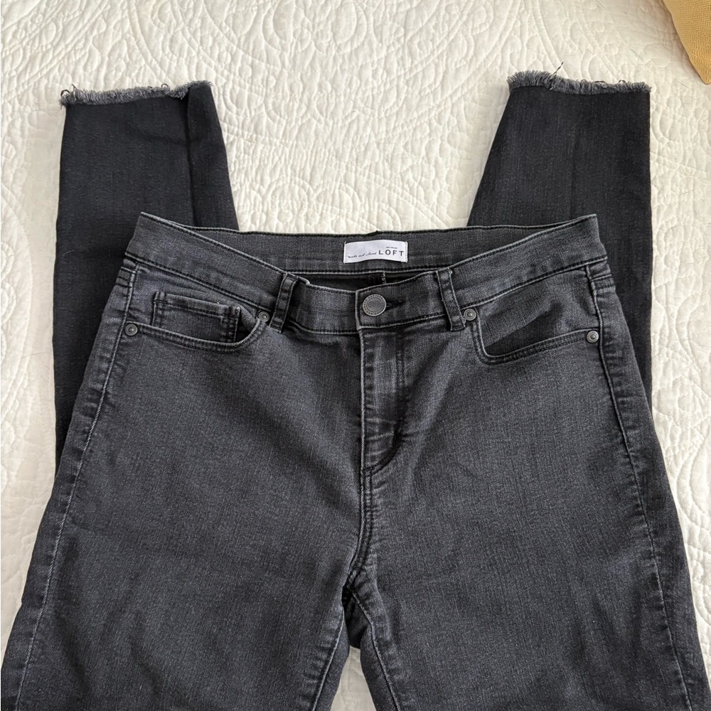 3/$25 🦀LOFT Women's Faded Black Modern Skinny Jeans - Size 29/8